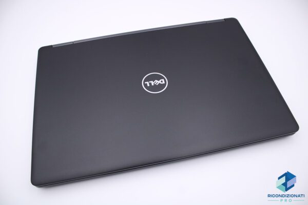 immagine reale notebook ricondizionato Dell Latitude 5580 touch screen scocca alta