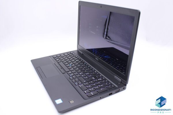 immagine reale notebook ricondizionato Dell Latitude 5580 touch screen lato destro