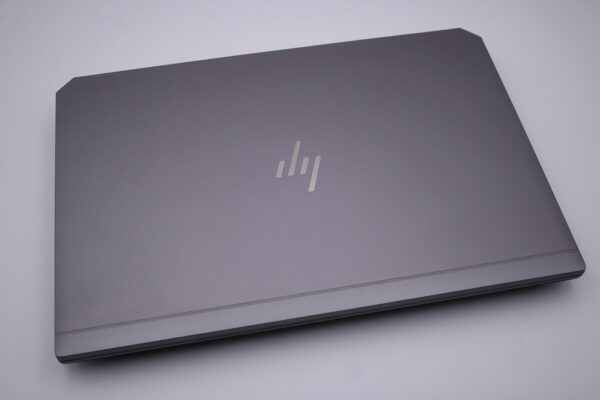 foto reale Hp ZBook 17 G5 workstation ricondizionata