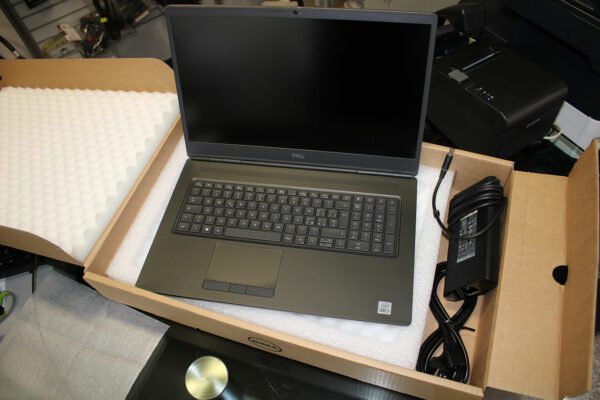 Dell Precision 7750 ricondizionato con scatola