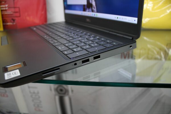 Dell Precision 7550 i9 ricondizionato lato sinistro