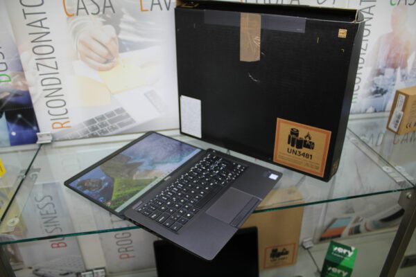 laptop Dell Latitude 5300 touch screen con ancora scatola originale