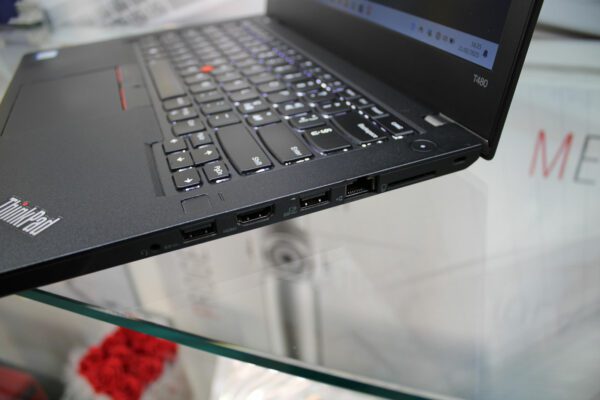 Lenovo ThinkPad T480 ricondizionato lato destro