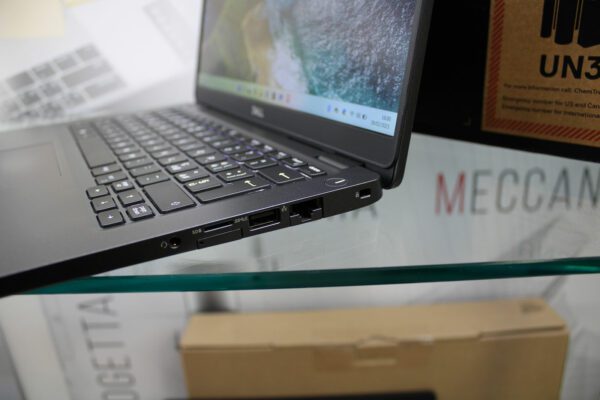 Dell Latitude 5300 touch lato destro