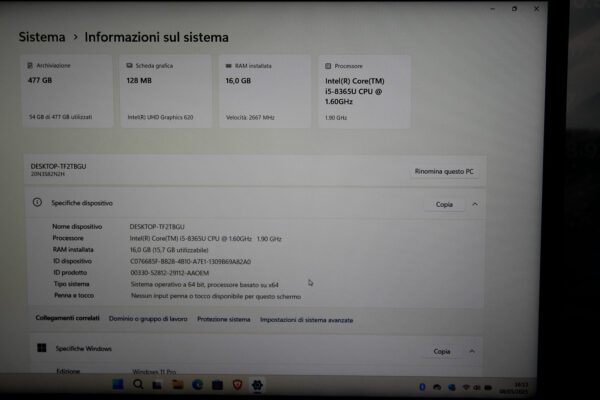 Lenovo ThinkPad T490 ricondizionato schermata caratteristiche