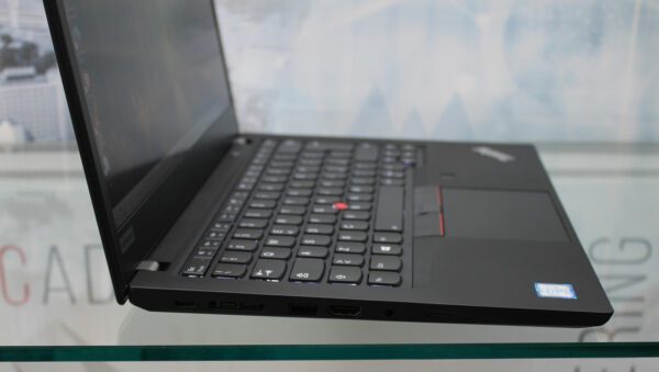 Lenovo ThinkPad T490 ricondizionato lato destro