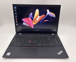 foto reale di laptop in vendita Lenovo ThinkPad T15 G1 ricondizionato intel i7 24GB ram Windows 11 Pro tastiera Italiana